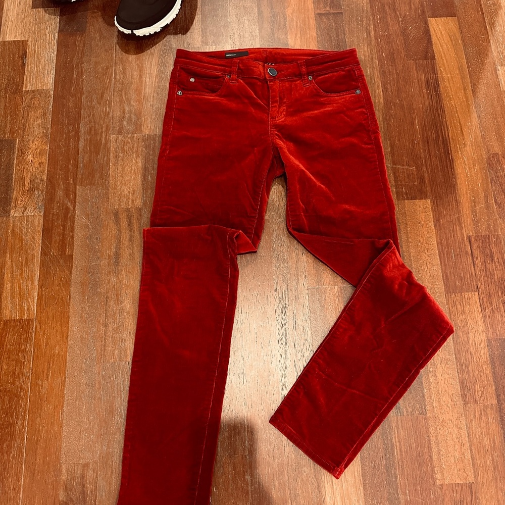 Kut Diana skinny, stretch corduroy in deep red; excellent condition!